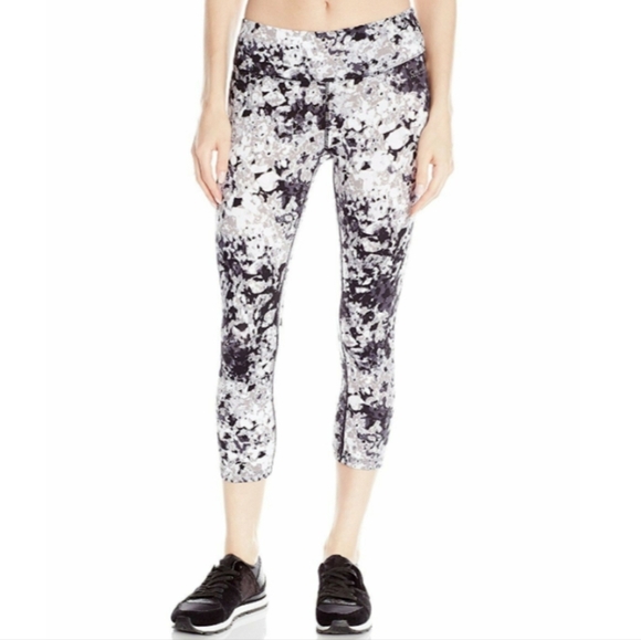 Calvin Klein Performance Activewear Black Mid Rise Capri Cropped Leggings Yoga - Picture 1 of 10